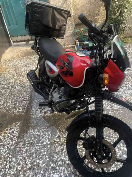 السلام عليكم بوكسر 2021 نازله بشهر 12 اوراق كامله مكينه ممفتوحه لا تبخير ولا تنقيص دراجه كلش نضيفه سعر 1650 وبيها مجال 
مكاني بغداد شهداء البياع 
***********
