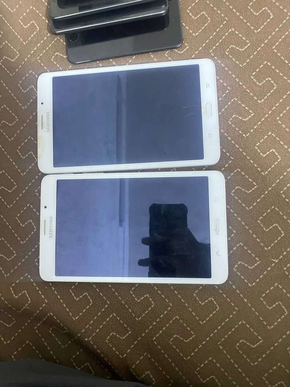 السلام عليكم عندي ذني الاجهزه  13 جهاز ايبود كلهن نضيفات وشغالات وآيبادات ساسمونك عدد 2 كلهن ب250الف كلهن شغالات ونضيفات ***********مكاني بغداد دوره
