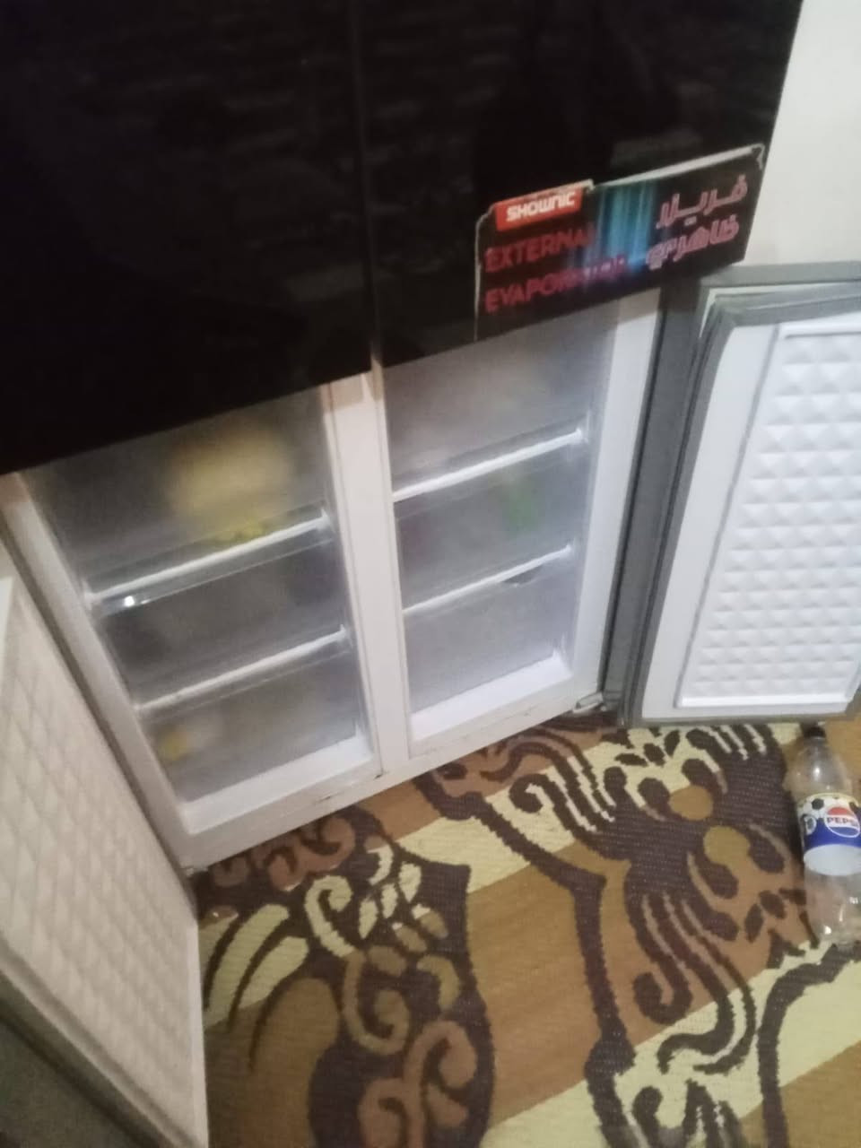 ثلاجة للبيع قيم وأخذ نضيفة وجديدة صار الها اشهر ***********

