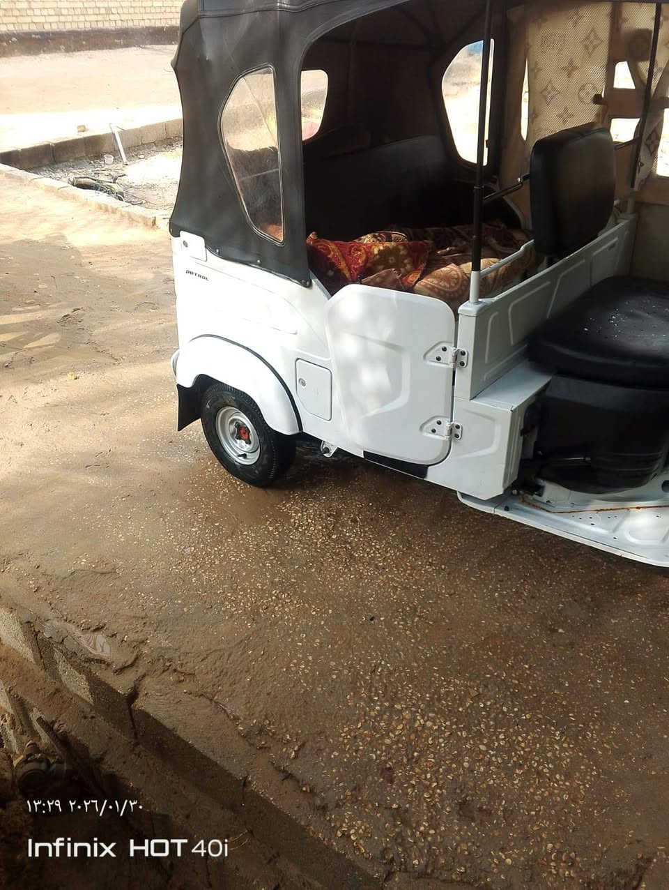 سلام عليكم تكتك للبيع 2022بسمي رقم وسنويه مكاني كربلاء ***********
