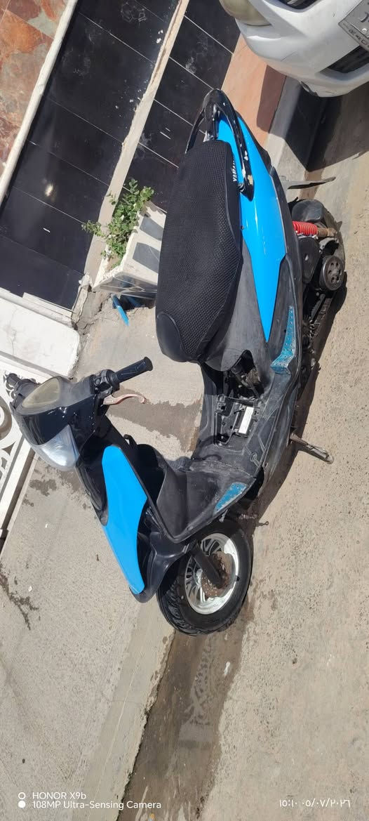 السلام عليكم دراجه ماكس للبيع المكينه جديده و ما مفتوحه و الوياله نضيفه الدراجه سلف ما بيهه هندر كيج سرعه كيج بانزين شغالات للاستفسارالرقم***********
