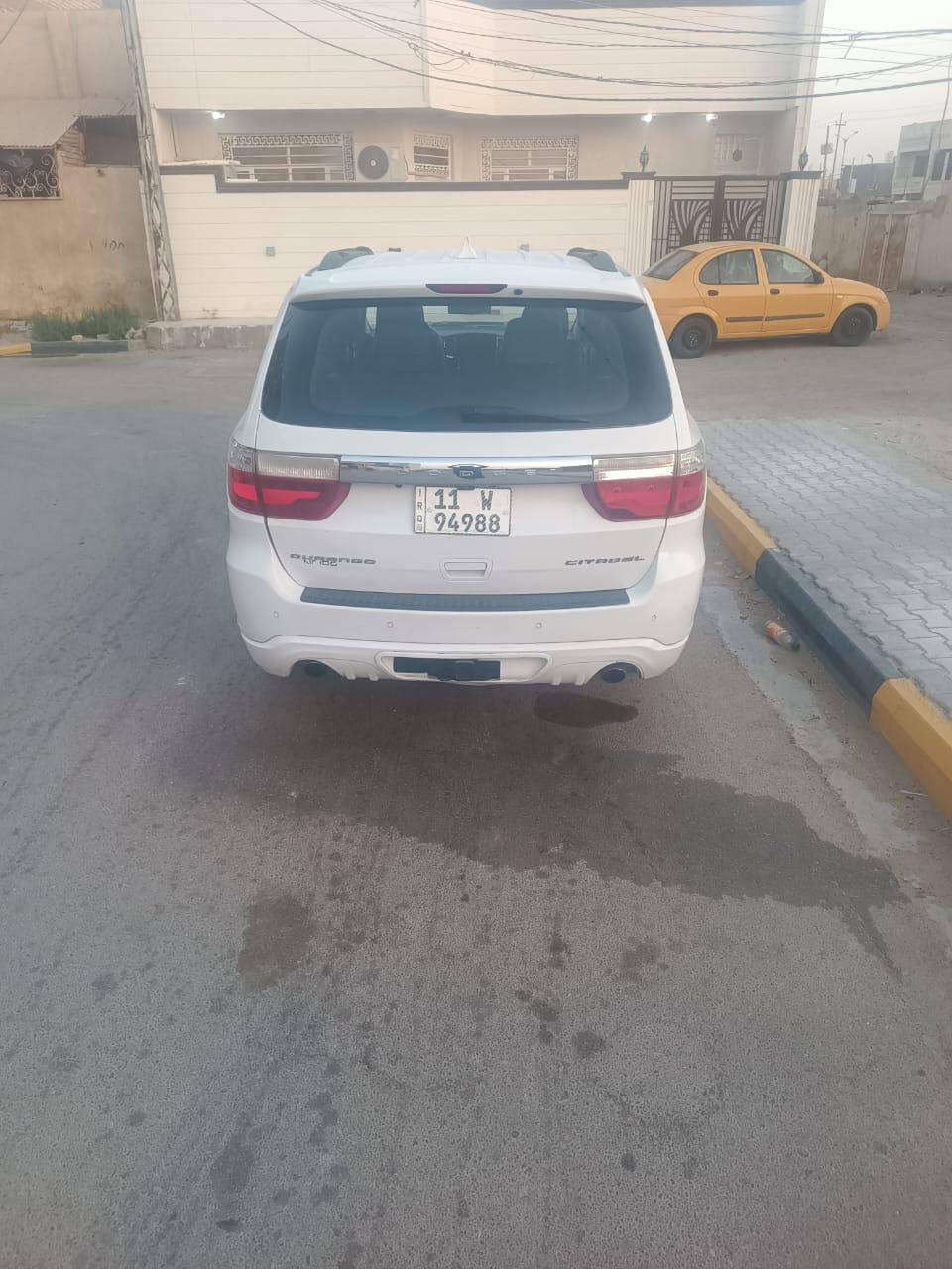 دوج دورنكو2013 سيتاديل فول الفول واحد على واحد السياره بدون ارباك  صبغ حزام جماليه السياره كلش جديده وجاهزه من الدعميه الدعميه
#المواصفات - رقم  بغداد تحويل مباشر تحويل مباشر 
1- محرم  8 سلندر بخاصية توفير الوقود ECO 
3-  + جنطه كهرباي
2-بصمه
5- حساسات خلفية اصل مع خاصية  
7- لايت ١٠٠واط اصلي مع حاجب LED . 
8-  مع تحرك المرايات الجانبية عند الرجوع الى الخلف حسب التحكم
9- السيارة  احدث نظام قيادة بالعالم 
10- ويل كب حجم  20بلادي. طخم تايرات حديث 2020  
12- نظام صوت ٧ سماعات داخل السيارة 
من beats audio من شركة apple
14- تحكم ستيرن كامل امامي وخلفي 
15- شاشة دشبول لمس كبيرة  متكاملة الايعازات . وشاشة ٧ انج معلوملت السيارة والعطلات والرسائل... شاشات كشنات 
17- نظام AUX + Bluetooth . نظام ملاحة GBS شاشت تنته كبيره
+ ذاكرة ميموري كارد موضعي + USB 
18- مانع تزحلق (انزلاق) .
19- تبريد ٤ قطع اكثر من 10 منافذ
20- الكشنات  جلد  ملكي   تبريد و تدفئة و تهوية و مع الستيرن تدفئة وتهوية والمقاعد الخلفية تدفئة
21- كاميرا خلفية دوارة HD 
22-إظهار ضغط الهواء في الاطارات. ومعلومات السيارة الكترونيا مثل كمية دهن محرك و درجة حرارة المحرك والكير والزيت وضغط الزيت الكتروني .
وباقي مواصفات الدورنكو ⁦✔️⁩  ⭐   
 *********** السعر 170مكان السياره كوت السياره جاهزه من الدعميه الدعميه مكانها كوت تفصيل يجي خاص ييع أو مراوس حسب القناعه
