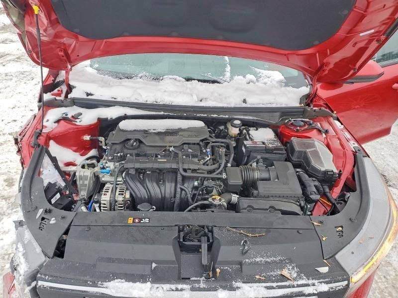 السلام عليكم كي 4 موديل 25 سياره هذا حادثها للبيع بغداد اليوسفيه السياره***********

