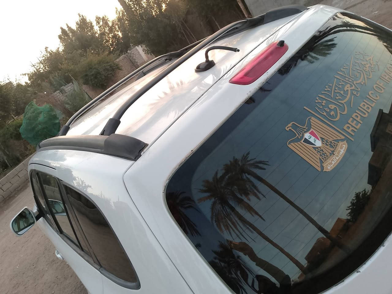 السلام عليكم من رخصت مدير الكروب للبيع موديل 12مكينه 2400 كير حداديه تبريد تخم تاير  كله جديد صبغ بنيد بدون فتح واجاملغ خلفي بابل ابي غرق ***********السعر 140سياره جديده
