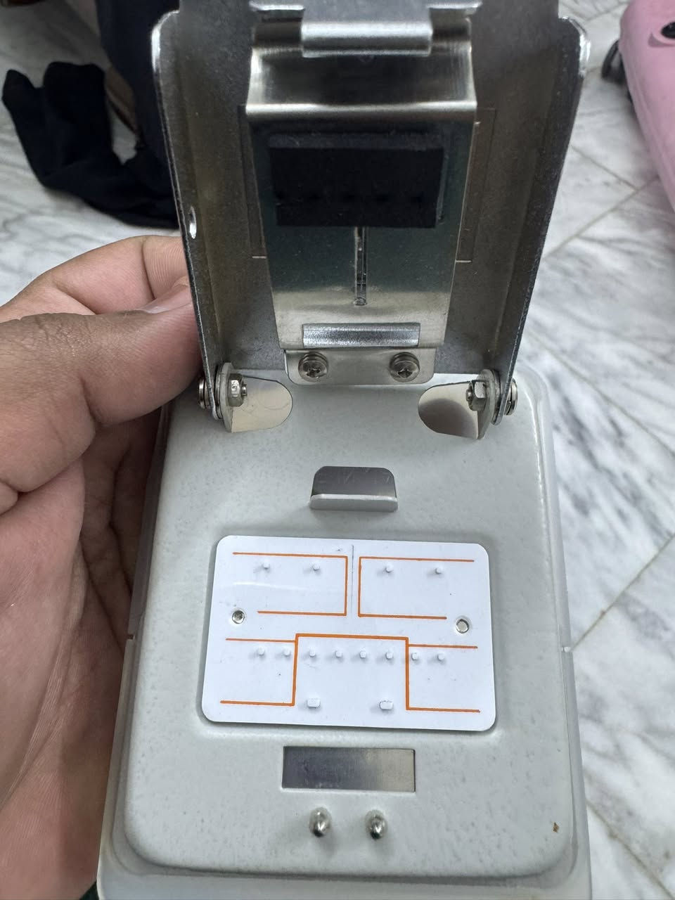 جهاز تصليح اشرطة الافلام 

 Minette Tape Splicer، لربط ودمج وتعديل بكرات الأفلام السينمائية القديمة، وتحديداً الأفلام من قياس Super 8 وSingle 8 (سواء كانت أفلاماً ناطقة أو صامتة).
صناعة يابانية
بسعر مناسب للاستفسار ***********
