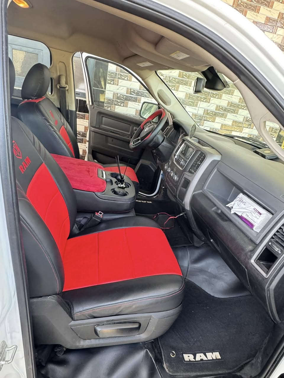 السلام عليكم 
دوج رام كلاسك٢٠١٨ للبيع بدون حادث
رقم أربيل 
محرك 6سلندر 3.6
السعر 180
المكان الانبار
***********
