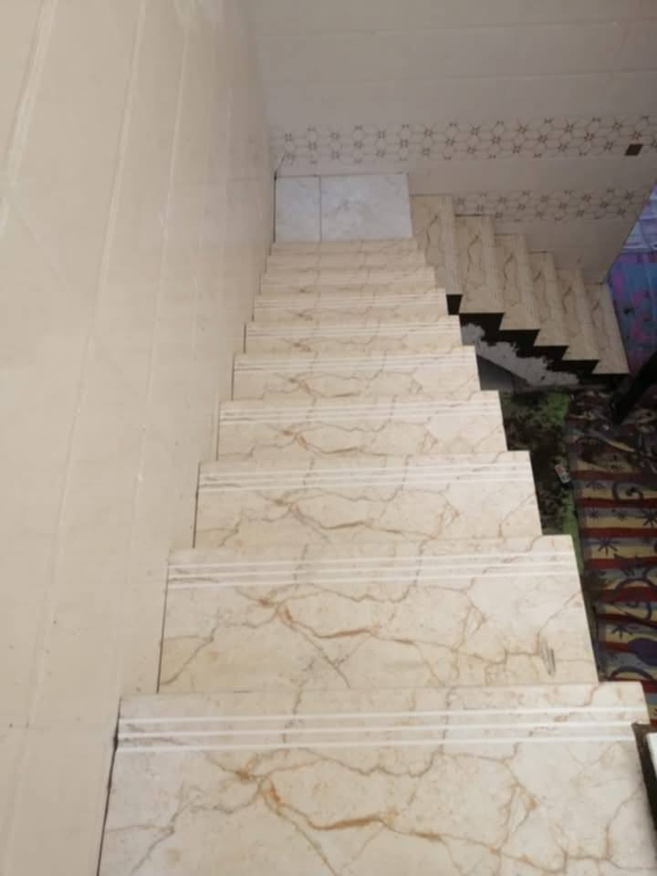 السلام عليكم محمد خلفا سيراميك جدران وارضيه وكاشي بورسلين مصري ومعي كادر متفرغ حاليا شغل درجة اولى ليزر جبنان صلايب تسليم مهندس بغداد فقط *********** بي واتساب
