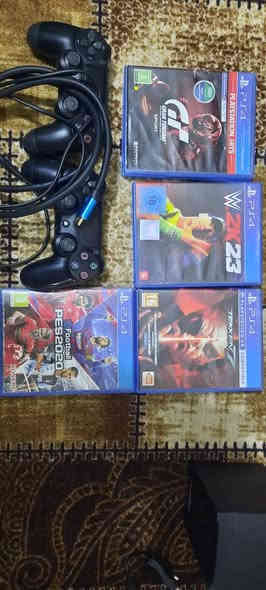 التخزين نص تيرا يعني 500 گيگا
كامل ملحقات وجوستك ٢ اصلي وتجاري. 
اجهاز لوك جديد يعني مامفتوح ولا داخل تصليح
 بي ٤ لعبات وتكدر تخلي العاب بعد.
يو بي اس جديد...
السعر ٣٢٥ وبي حك الجية..
الكريعات ***********
