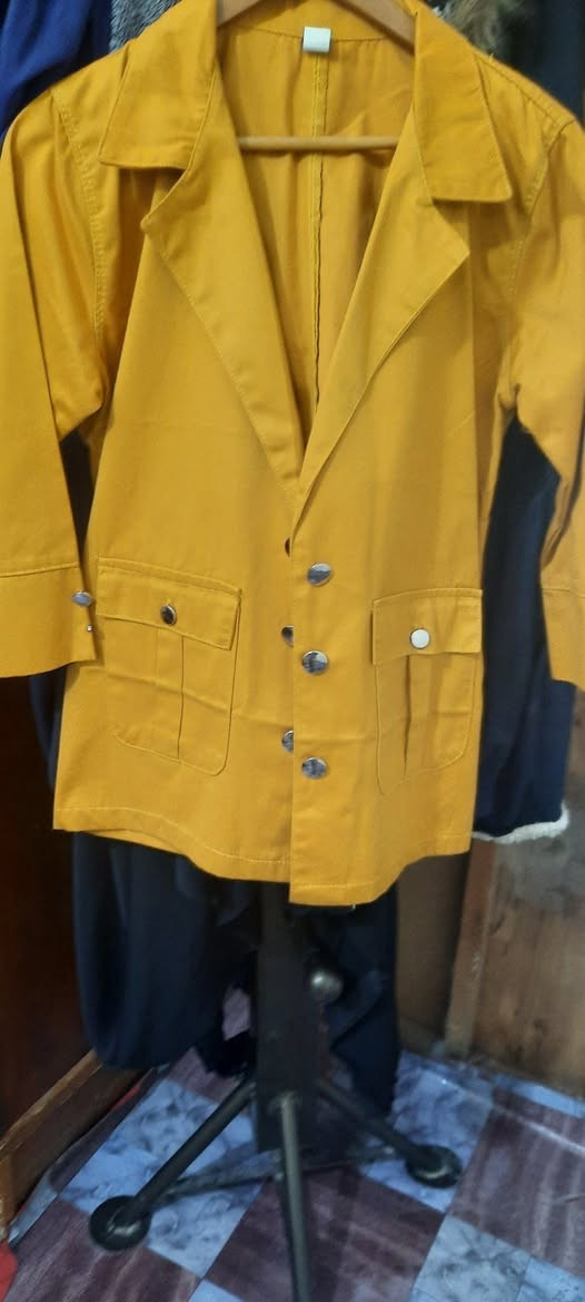 السلام عليكم مجموعة ملابس للبيع سترة قياس ٤٠ جديدة ماملبوسة خردلي هية بل تصوير صفرة بس هية خردلي 
والبلوزة يلبس فري سايز تنورة  جديدة   ... بنطلون قماش يلبس ٣٨


**إذا كنت صاحب هذا الإعلان وتريد حذفه لأي سبب، رجاءا أرسل رسالة إلى الدعم الفني**