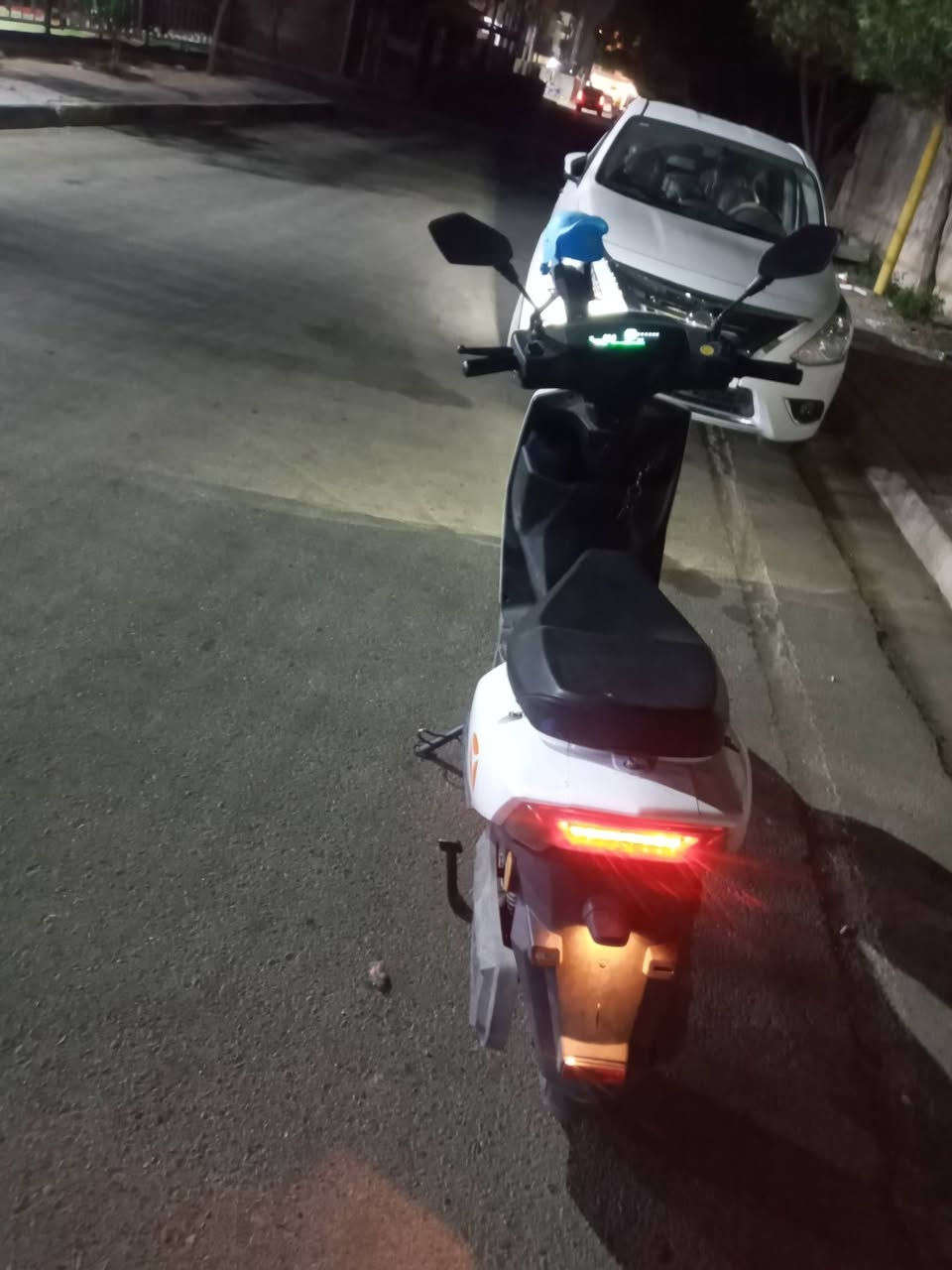 دراجة يادية
السرعة 45
قطع المسافة بل شحنة الوحدة 40\50كيلو 
السعر \750ألف قفل 
العنوان /بغداد الحسينية
للتواصل واتساب علا هذا الرقم 
***********
