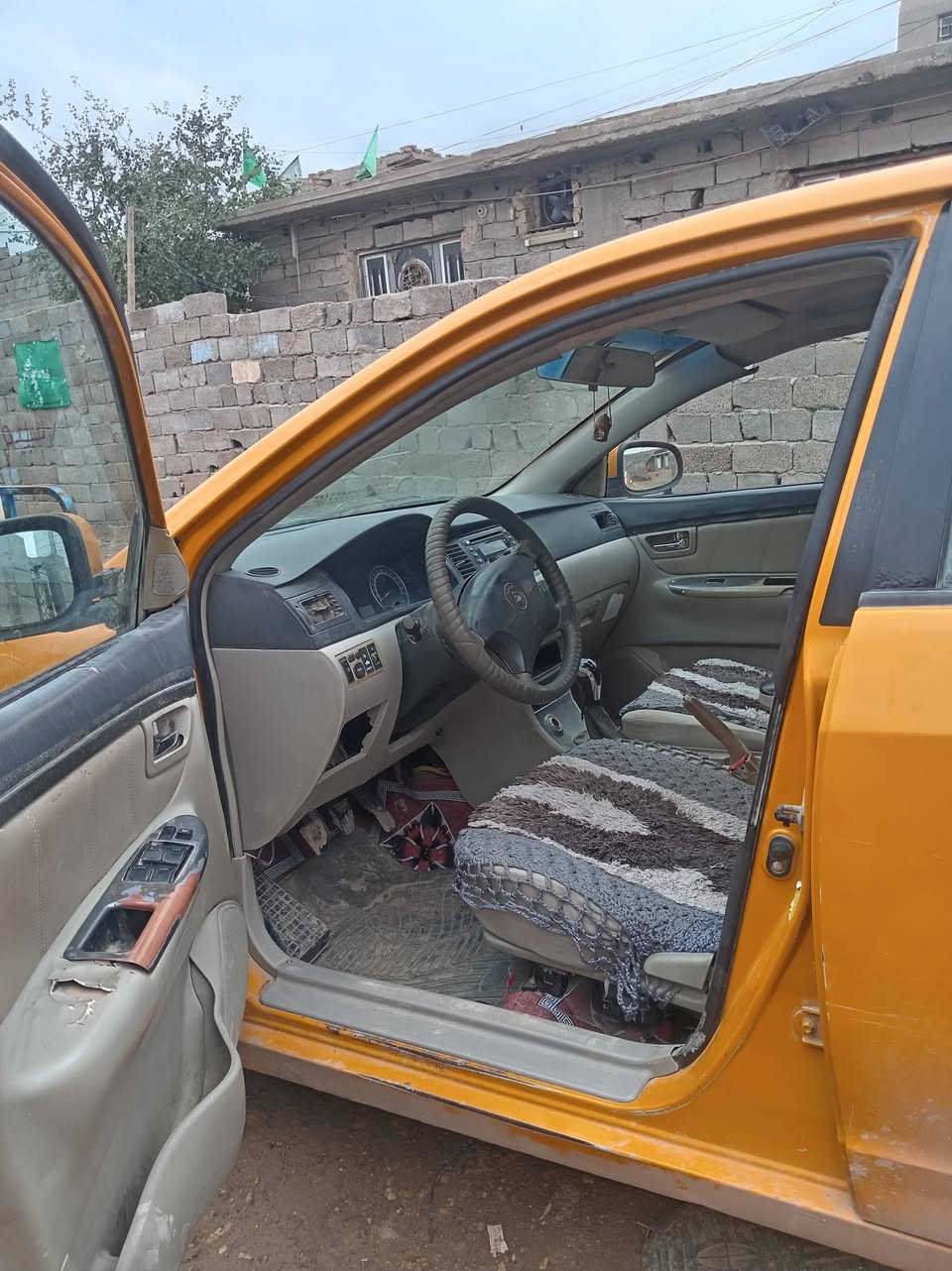 سلام عليكم سياره جيلي موبل للبيع موديل 2012كير ومكينه خير من الله كير عادي السعر 30وبيه مجال وبسمي السياره تحويل مباشر مصفره هيه وغرامات ***********
