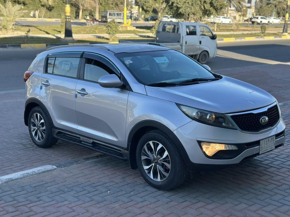 السلام عليكم اسبورتج 2012 خليجية رقم بابل الماني بيها 3قطع صبغ سونار مرفق بصور جاهزة من كلشي مكنيه كير حداديه تبريد تخم تاير مكينه 2000دوش  مواصفاتها تحكم شاشه كأمره ويل اكروم تحكم مري اشاير بل مري مكاني كربلاء المقدسه السعر 119 مجال بصيط 
فقط بيع بدون مراوس ***********
