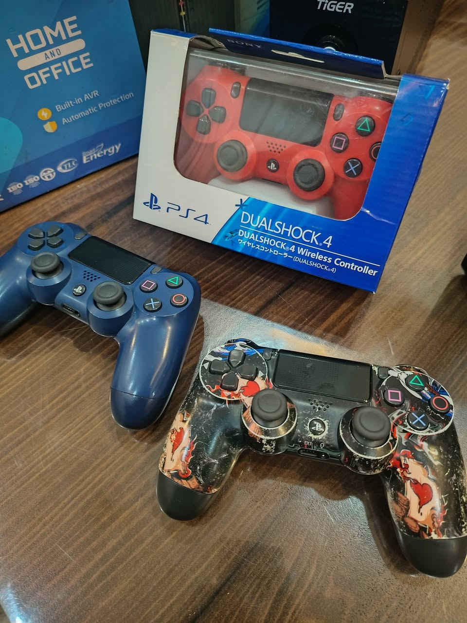 السلام عليكم
جهاز بلي 4 سلم اونلاين
الجهاز غير مفتوح لوك
مع 3 جويستكات
2 تجاري
1 اصلي
ويجي وي الجهاز ثلاث اقراص هي:
 1-  RESIDENT EVIL VILLAGE 8

2-    RESIDENT EVIL 4 REMAKE

3-    FIFA 2021

ويجي وي الجهاز UPS OFLINE 850

السعر 300.000 دينار

مكاني كركوك

للتواصل. : ***********
