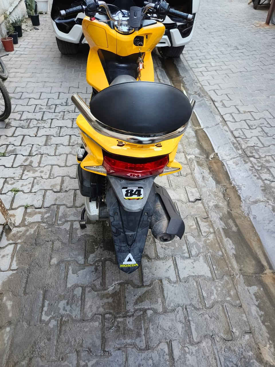 دراجه pcx  ياباني محرك 150 cc الجيل الثاني مكاني الكاظمية سعر 13 هـ ***********
