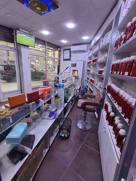 السلام عليكم ديكور للبيع 9 فاترينات كبار
3 ميوزة كبارة وفاترينه ركن وفاترينه شكل حرف L 
العنوان البصرة الجنينة 
التواصل فقط واتس اب ***********
