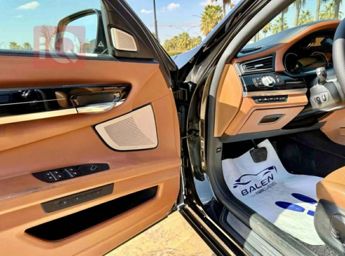 شباب صلوا على محمد وال محمد بيع او مراوس نزل شنو عندك.
حجم 750 

فول واحد ع واحد اعله موصفات 

موديل 2014 

مكاني بغداد 

*********** بي واتس
