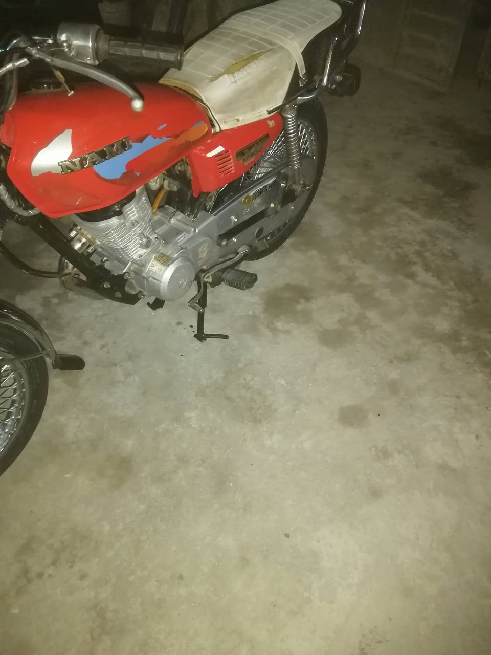 السلام عليكم مكلف بنشر دراجه تايكر سكنر موديل 2020 صار 3 ايام معمره غراض نامه دراجه حلوه مال جناي سعره 600 هاذه رقم صاحب الدراجه ***********
