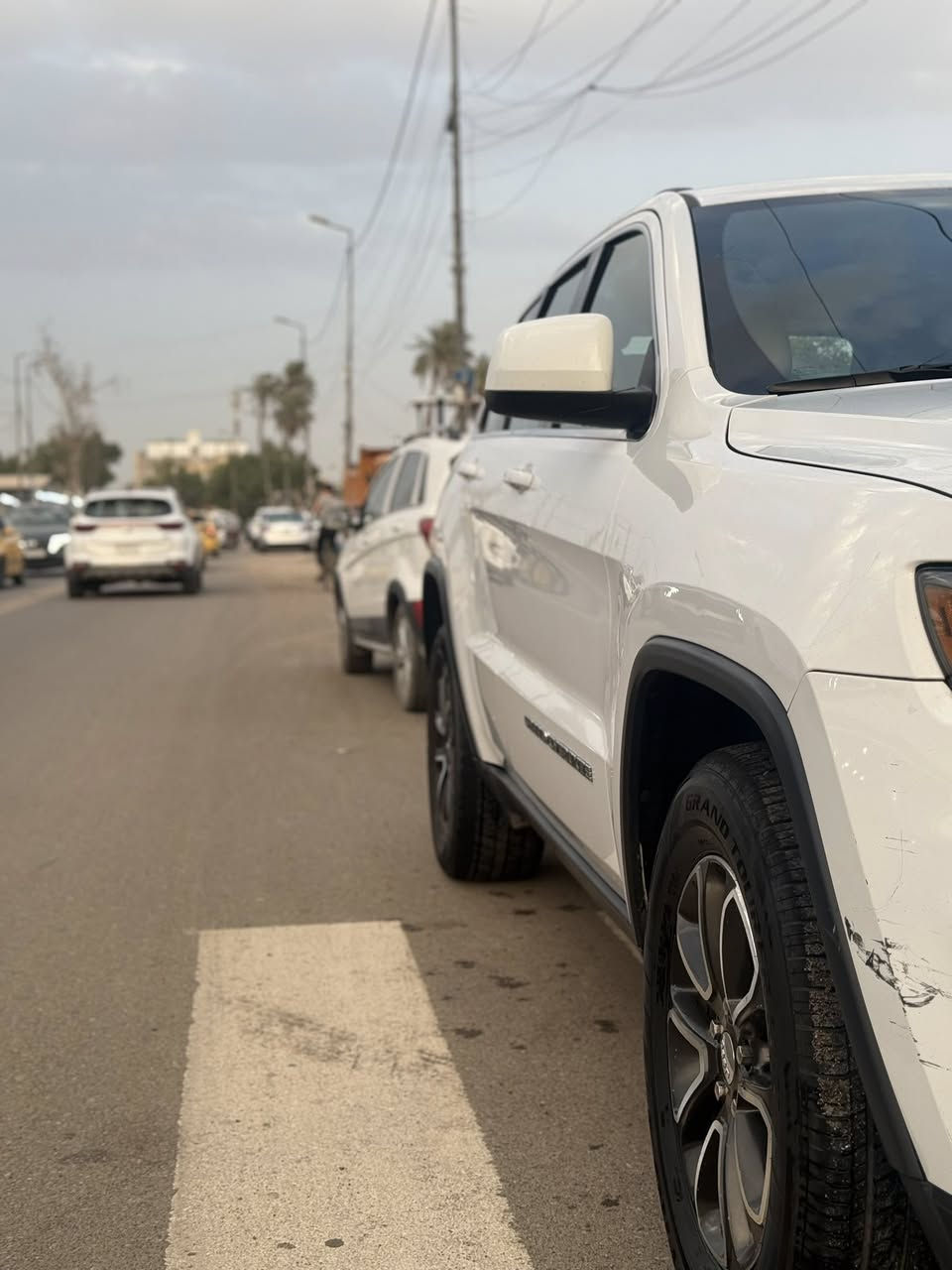 جيب 2017 مواصفات عادية داخلة كلين بدون حادث وصار بيه بالعراق شخط في باب السائق وباب خلف السائق باب كراج البيت ..يعني صبغ نصف باب السائق والي وره السائق .. وبيه بخة ربع باب الصدر يحكمه السونار .. 2 بصمة بلادي .. مبدل تخم ويل .. رقم مميز حلو .. الشرعي ابن اخوي تحويل مباشر .. بيهه سونار المندلاوي ..سعرهه 220 ورقة ..استفسار *********** واتساب فقط
