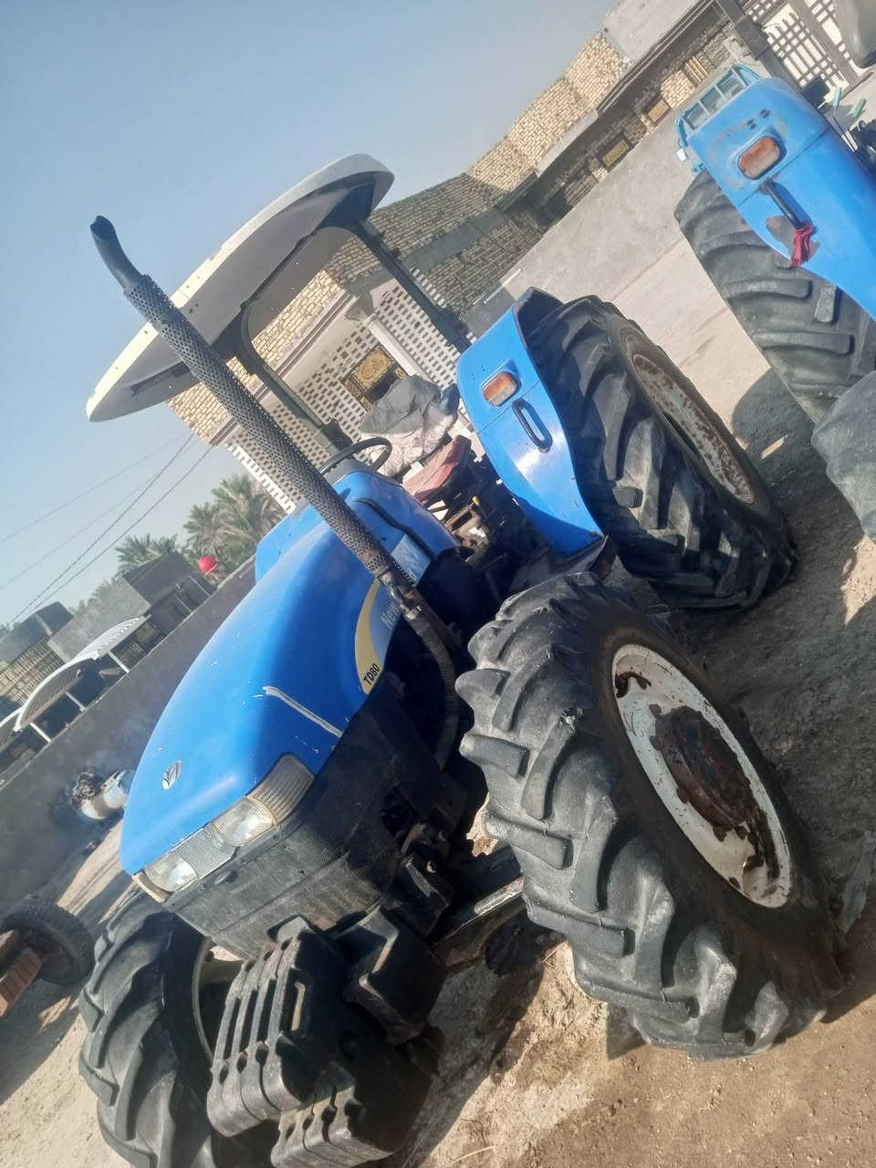 سلام عليكم نيهولند لبيع موديل 15 رقم واسط تحويل مباشر لمحرك ل تقيص ول بخار تخم تاير  جديد لعنوان ديوانية لمهناوية ول ستفسار عل لرقم ***********
