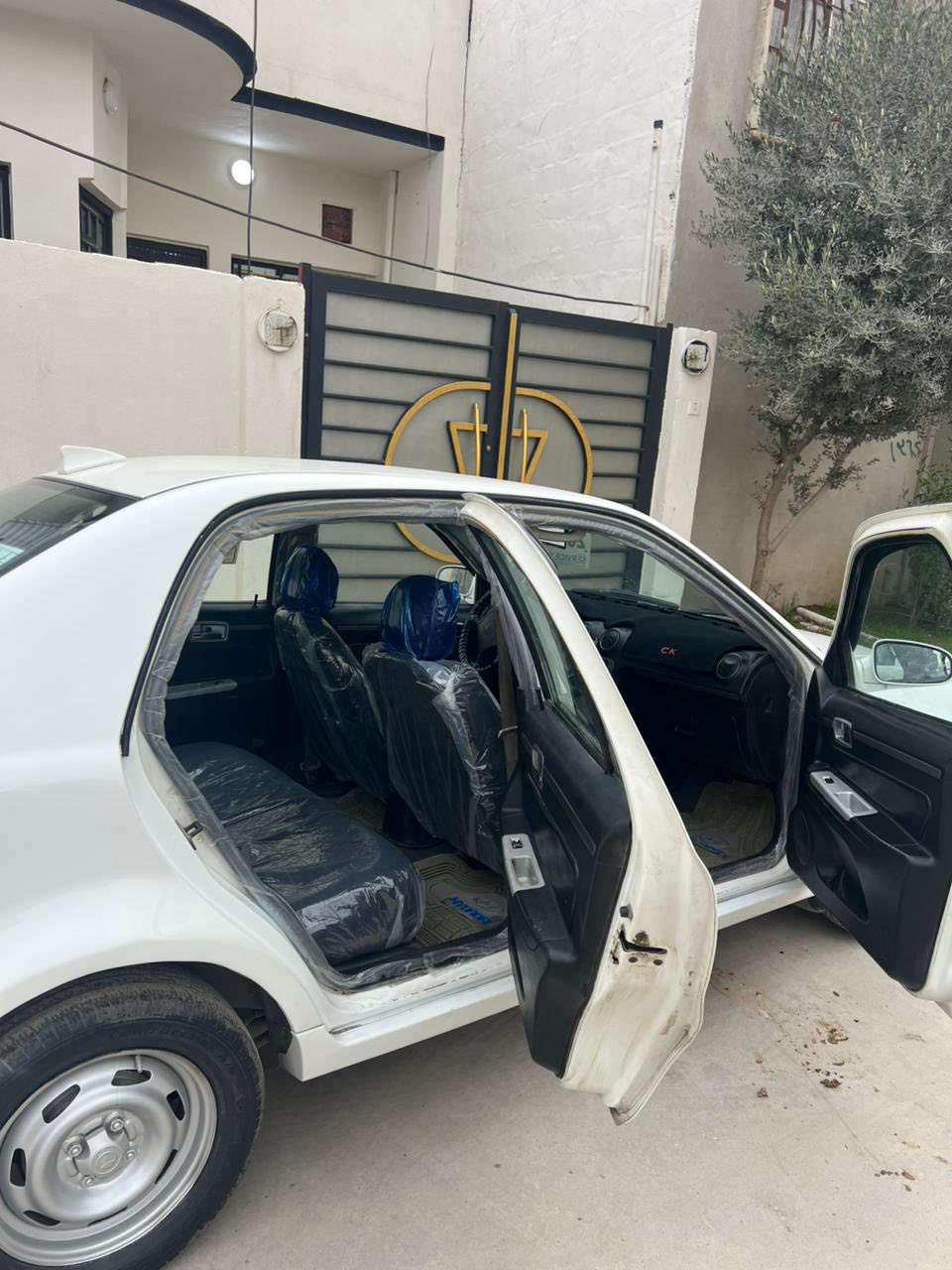 سيكي للبيع موديل 2013 كصه جديده مكينه وكير شرط كابون بانزين بيها رقم نينوى شرط الوكاله والتحويل صبغ حزام جماليه بدون ضرر. بدون معجون السعر 47 وبيها مجال  طخم تايه طخمها ستيرن بور دوشمه جديده وايرمنيه كلها شغاله سياره جاهزه ربع ما تصرف عليها ‭0750 219 2665‬   // *********** مكان السياره حي انتصار
