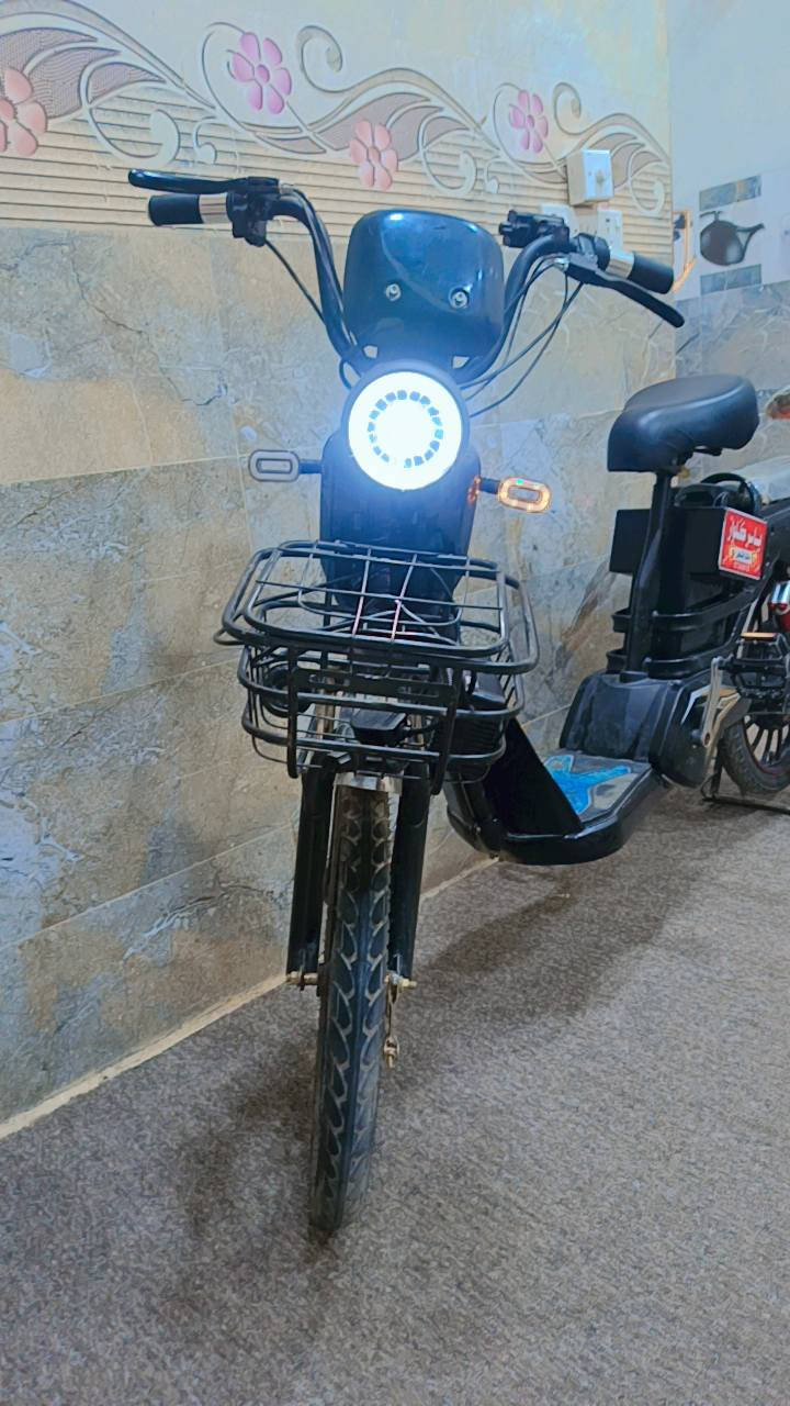 السلام عليكم دراجه شحن استعمال شهر بس نضيفه كلش اربع بطاريات حجم 20 فول مواصفات سعر350 متوازي ع بيع


**إذا كنت صاحب هذا الإعلان وتريد حذفه لأي سبب، رجاءا أرسل رسالة إلى الدعم الفني**