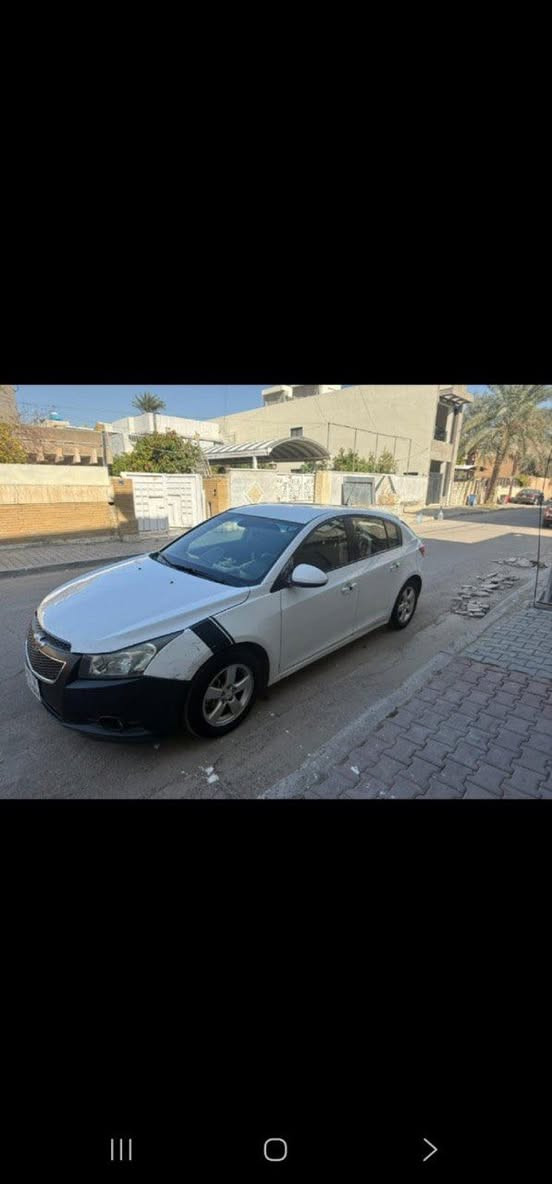شوفر كروز موديل ١٢ خليجي 
محرك ١٨٠٠ 
تايرات جديد 
ادامه كامله 
بيها بارد بالجاملغ الامامي والكنر مال بنيد فقط بارد 
رقم بغداد جديد سنويه بأسمي تحويل مباشر
بيع لو مراوس وفرق(مصفره تام عل جهاز)
للاستفسار اكثر عل هذا الرقم ***********
