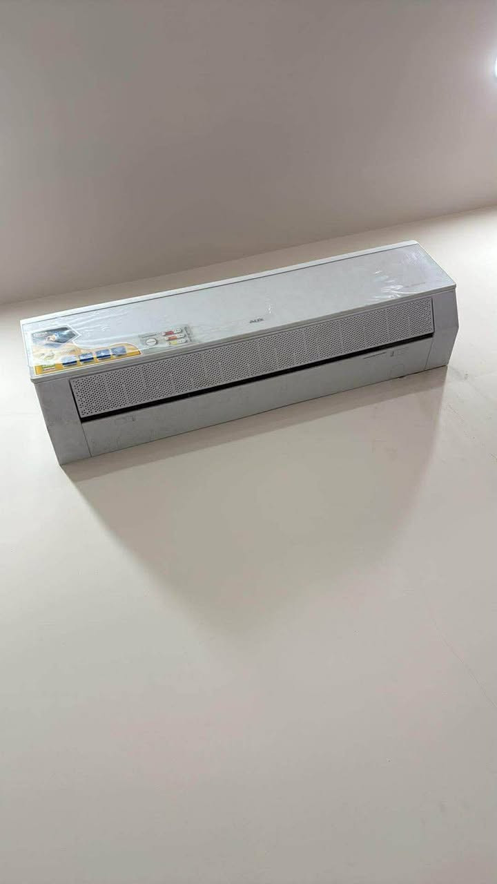 للبيع طنين وطن ونص جديدات
انفيرتر 
مكاني بغداد بياع
***********
