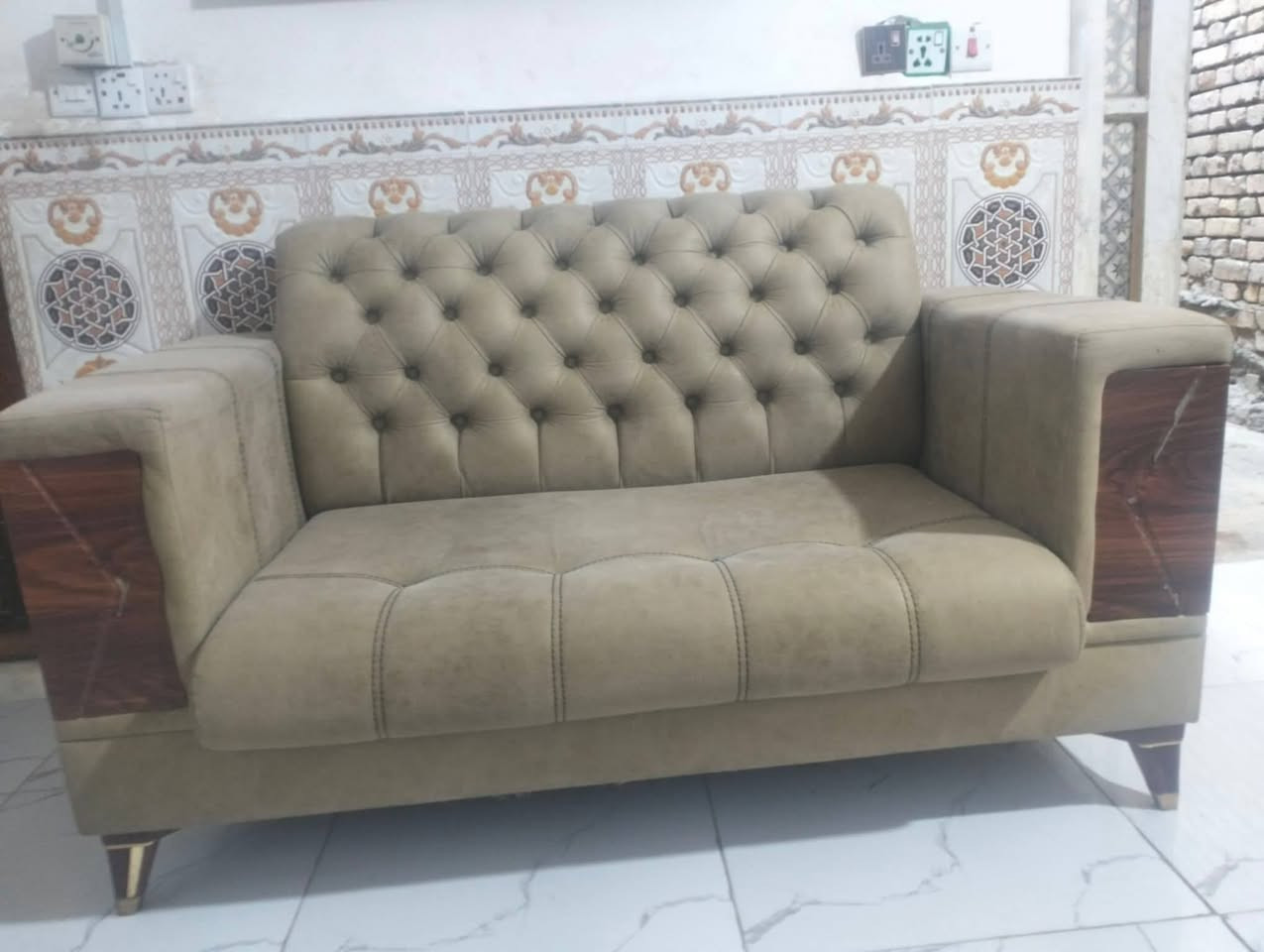 للبيع تخم خمس قطع اثنين كبار والثالثه ام نفرين وكراسي اثنين السعر 700 وبيه مجال


**إذا كنت صاحب هذا الإعلان وتريد حذفه لأي سبب، رجاءا أرسل رسالة إلى الدعم الفني**