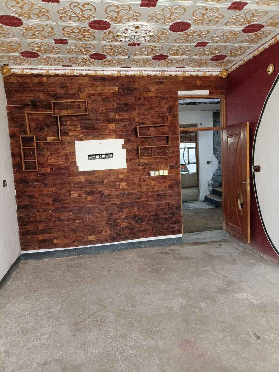 السلام عليكم بيت للبيع المساحه250 طابو زراعي البيت يرادله شغل وترتيب العنوان ديالى بعقوبه باب الدرب اي استفسار اتصل على الرقم وتدلل
***********
***********
