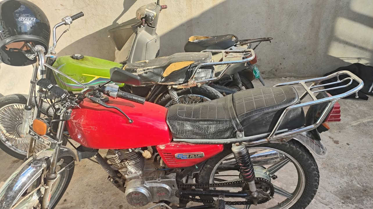 دراجه خمس تسعات شغال كابريته جديد  محرك نضيف 5كير لايت هورن كامل سعر 220
ياماها ابو سله شغال نضيف فوول يكمز من جواك نشاط فول سعر 120

دراجه تفليق اخضر  نشاط محرك نشيط كابريته جديد دراجه مايعوزها برغي شرط نشاط محرك 
سعر 180 
العنوان موصل ايسر حي صدام 

يرهم بيع ويرهم مراوس عل قناعه شعندك نزل


**إذا كنت صاحب هذا الإعلان وتريد حذفه لأي سبب، رجاءا أرسل رسالة إلى الدعم الفني**