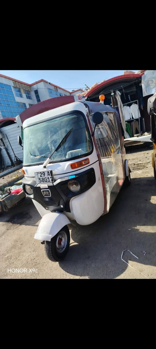 السلام عليكم تكتك لبيع موديل ٢٠ معمره هستوه معمره دواسات رقم نكليزي اتصل ***********
