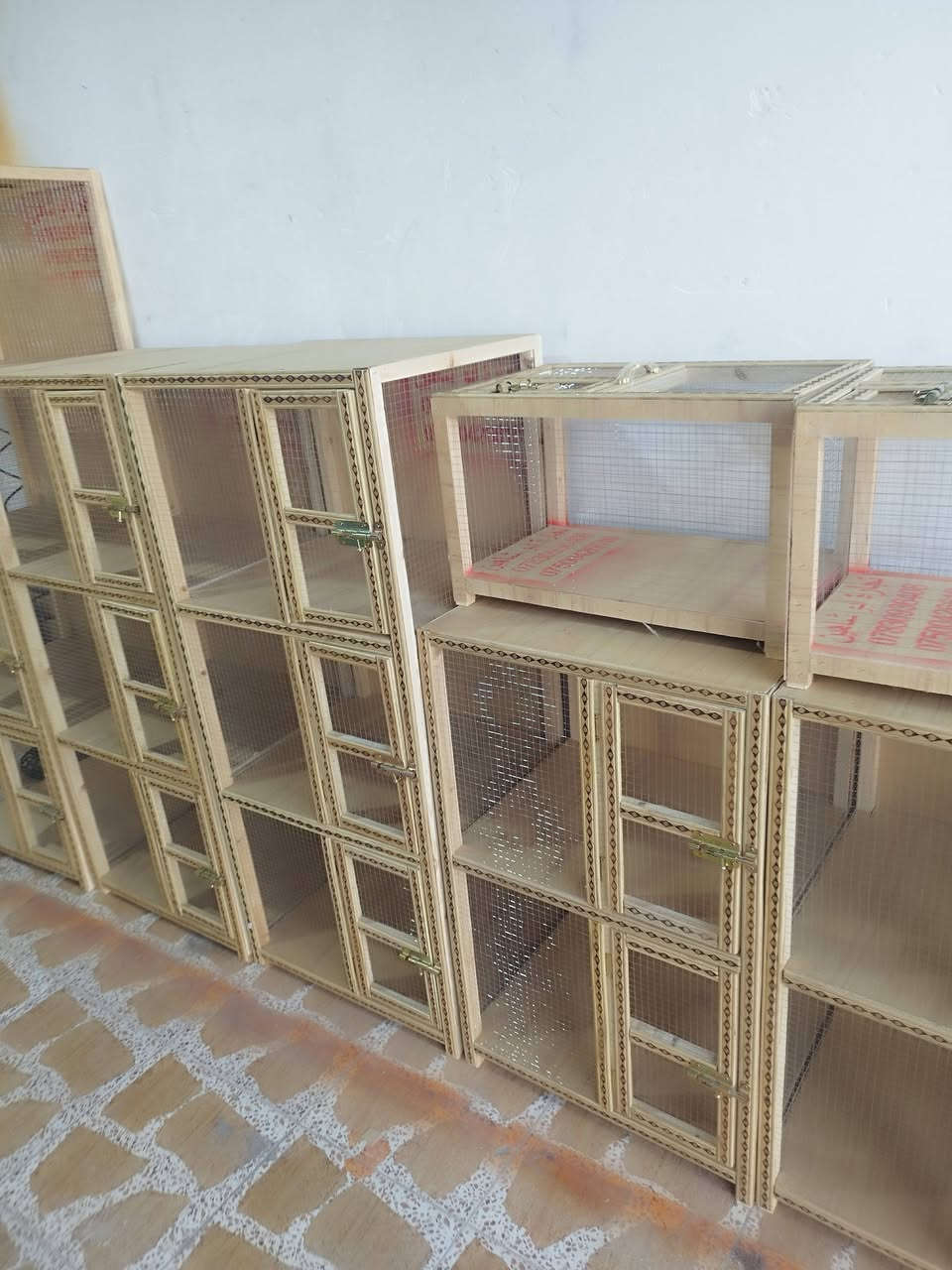 رمضان كريم عليكم زبائنّا الكرام 
تم توفير خانات 
موجود   خانة لنقل الطيور 
خانة ام التك.  
وخانة ام الزوج 
وخانة  ام الثلاثة 
وخانة ام الاربعة 
كلشي وسعرة 
اقفاص طيور حب او فناجس 
او تريد شغل حسب الطلب موجود 
للتواصل خاص او ع الرقم 
 ***********بي واتساب 
***********
