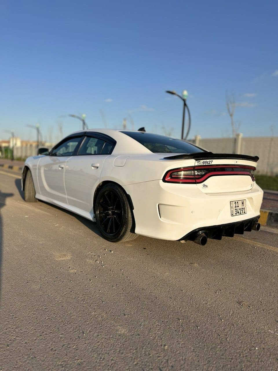 السلام عليكم جارجر ارتي 5700 ابيض سنويه بسمي سياره جاهزه بدون نقص موديل 15الضرر قطعتين جاملق امامي نص جاملق  خلفي شاشه جبيره كامره عليها برمجه مصطفى كزوز ٣ انج صوت رعب بر مجه طلقات فصله   السعر ١٨٠ وبيها مجال المكان موصل
واتس اب ***********
