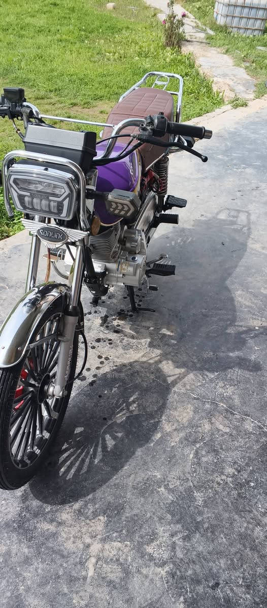 سلام عليكم دراجه موديل 24 نازله بل 25 دراجه جديده بيه نقص صفاحيه مال لباتري سعر دراجه 700 موجود وتساب *********** مكاني بغداد أبو غريب
