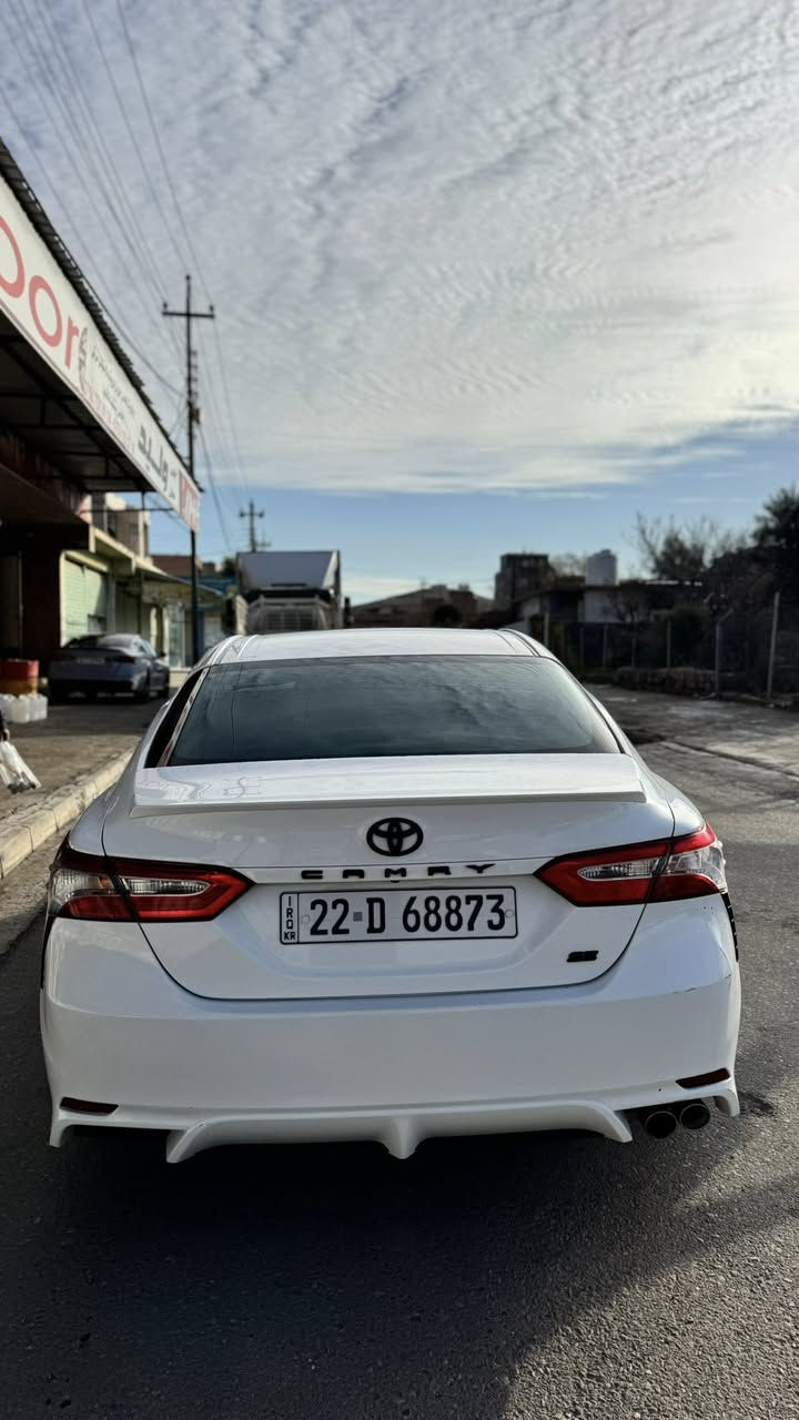 تيوتا كامري  موديل2019
مواصفات SE 

لون ابيض داخل اسود 

شاشة كبيرة 

تحكمات ستيرن 

رادار امامي 

ظرر جاملوغ وباب. امبدل شركة كلين سيار

بدون دواخل 

ماشيا201000 

بدون مرارسة بس بيع

رقم تلفون ***********
