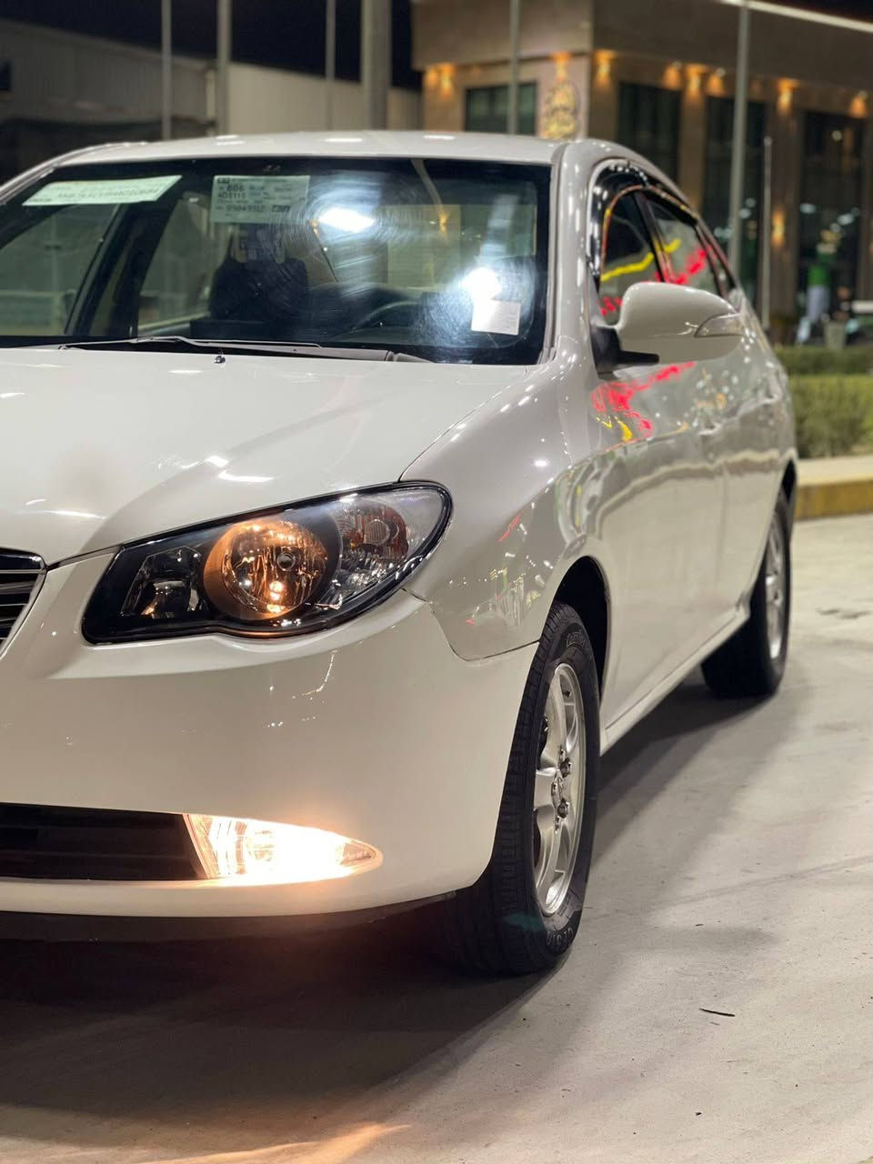 النترا موديل 2011 وارد خليجي محرك 1600 دوش ممتاز كير ممتاز حداديه جيده كهربائيات كلها شغاله وكلها بلاديه سياره تخم تاير جديد رقم بغداد داخل بيجي شاشه كبيره كاميرا خلفيه شاير بالمري  تبريد شغال تدفئه شغاله السياره يوجد بيها مكانات صبغ بدون حادث بدون دواخل  اني ابيع حزام السعر103 وبيها مجال الاستفسار على هذا الرقم *********** محمد العنوان بغداد الشعب
