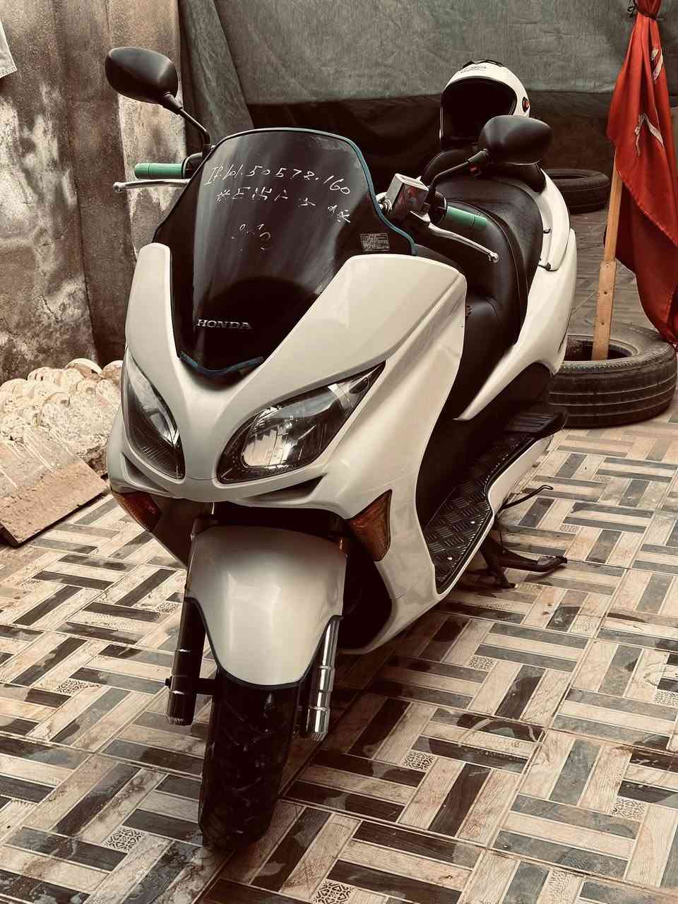 09دراجه جديده
سعرها1.100وببها مجال مكاني كوت ***********
