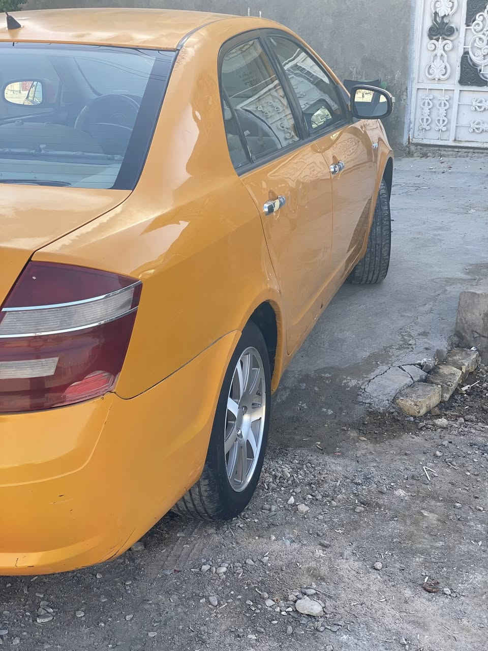 السلام عليكم جلي  موديل 2013 كفاله عامه ماعده الهلالات كير محرك بلاد تبريد منقص غاز حداديه ‎%‎70 مصفره هئية وغرامات رقم انكليزي بسمي لسنه 2035
السعر 43$وبيه مجال بسيط ***********
