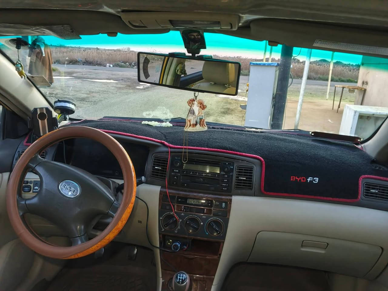 السلام عليكم ورحمة الله وبركاته
للبيع بي واي دي موديل 2011
سيارة جاهزة بس المحرك ايكص عندي 
سياره تمشي او اشتغل بيه ماموكفتني ابد اب شارع يعني بس ايكص كل 15 يوم  نص لتر للستفسار هذا الرقم ***********
السعر 52 أو بيه مجال
