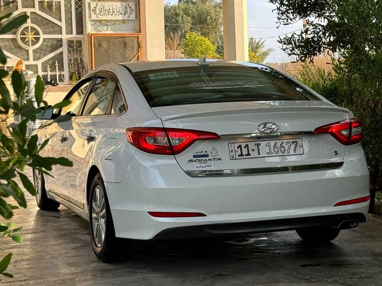 السلام عليكم
اليريد الجديد هاذا الجديد

سياره جديده جديده
بيها كشر و.دواخل. شرط زيرو شرط
ارضيات الشركه بيها بعدهن.... 

بدون ضرار.  ماعده الدعاميه .
ليبل واحد

تعتبر كلين
جاملغ بلادي 

سوناتا 2017 ..
امريكي...
رقم بغداد ،،، 11.....
  
ماشيه. 110  حقيقي 🖐️..

 
كتب كتلوكات الشركه مامفتوحات 
.. سماعات انفينيتي...... 
تحكم ستيرن...
ثلاث انضمه قياده.
 بلاد... دواخل كلها بلاد بلاد ..
ويل لمتدد.. تخم تاير جديد 
داخل لونين...
بلوتوث مكان شحن...... .. 
  .... 
محرك 2400   ...
كير ومكينه بلكارتون صدر خلفي وامامي جديد

تخم تاير...
ويل بلادي ...

مانقصها لو برغي نضافه 1ع1
السيارة جديدة شكد متتوقع

السعر.       ((127))
 بيها مجال للشراي 

***********...

***********...
رجاء الموشراي لايضل ينطي اسعار بكيفه
السيارة بالحقيقه احله من الصور بأكثر 🧿
