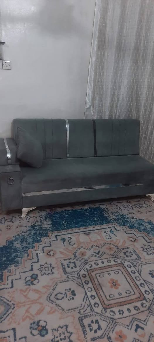 تخم نظيف  10 مقاعد  ب300 وبي مجال 
العنوان حله نادر الثالثه 
***********
