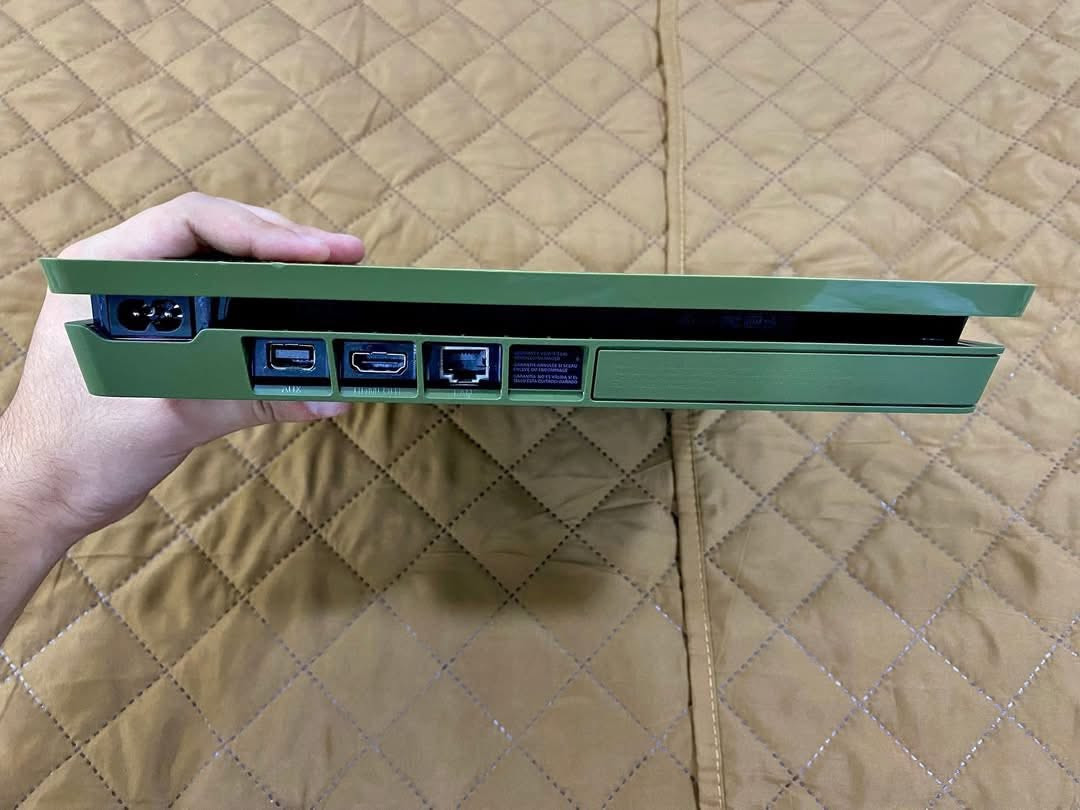 السلام عليكم 
للبيع بلايستيشن 4 سلم 

✨المواصفات:
  • جهاز PS4 SLIM أصلي
  • مساحة الجهاز: واحد تيرا
  • يد تحكم أصلي عدد 2 شغالة 100‎%
  • لون الجهاز عسكري مميز
  • نظيف الجهاز مثل ما موضح بالصور

🔥محتويات الجهاز:
  • الجهاز
  • يد تحكم عدد 2
  • جميع الكيبلات الاصلية
  • عدد الالعاب 3 

السعر: 350 الف وبي مجال 
الموقع: بغداد شارع فلسطين
التواصل على الرقم او الخاص ***********
