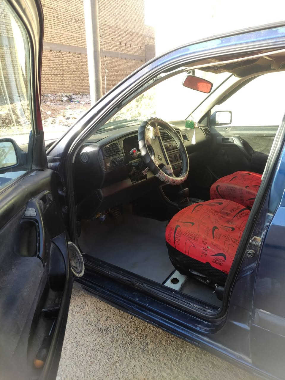 كولف ٩٣تبريد ويه سويج  مصبوغه عام للجماليه بدون خياس كهربائيات كلشي شغال كير اوتو مكينه ١٨٠٠جدد  سعر٣٧ وبيه مجال شراي او مراوس بسياره اكبر *********** رقم بغداد وراعيه بغداد
