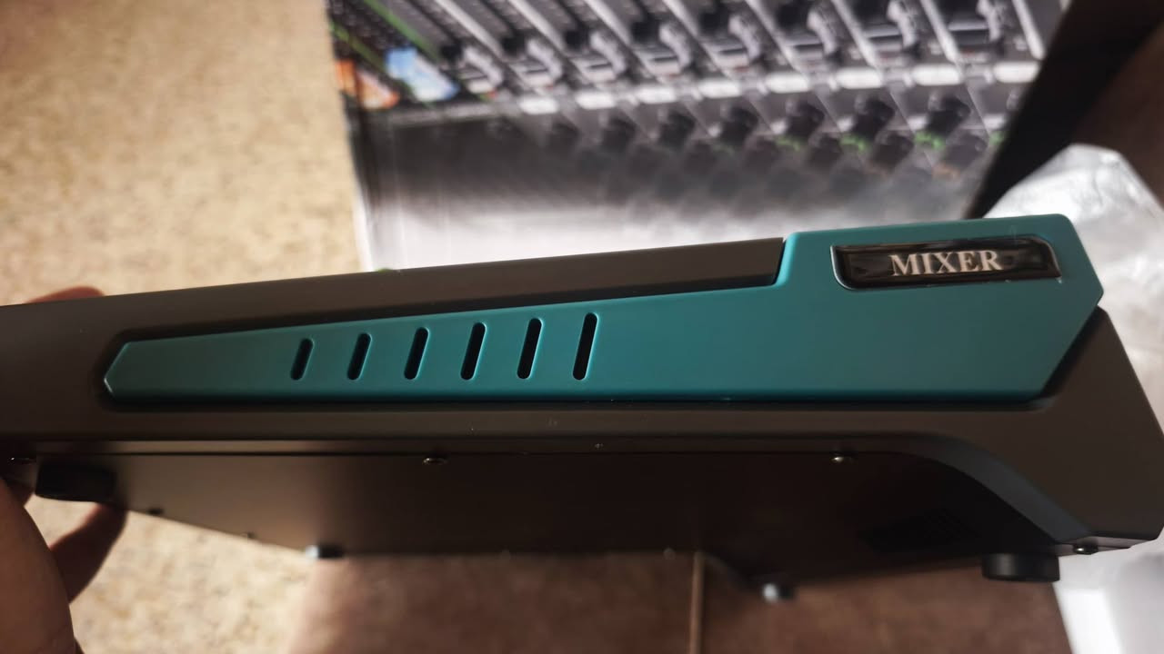 سلام عليكم 
جهاز مكسر للبيع ممستخدم جديد بالكارتون 
اليخدمه يتفضل خاص


**إذا كنت صاحب هذا الإعلان وتريد حذفه لأي سبب، رجاءا أرسل رسالة إلى الدعم الفني**