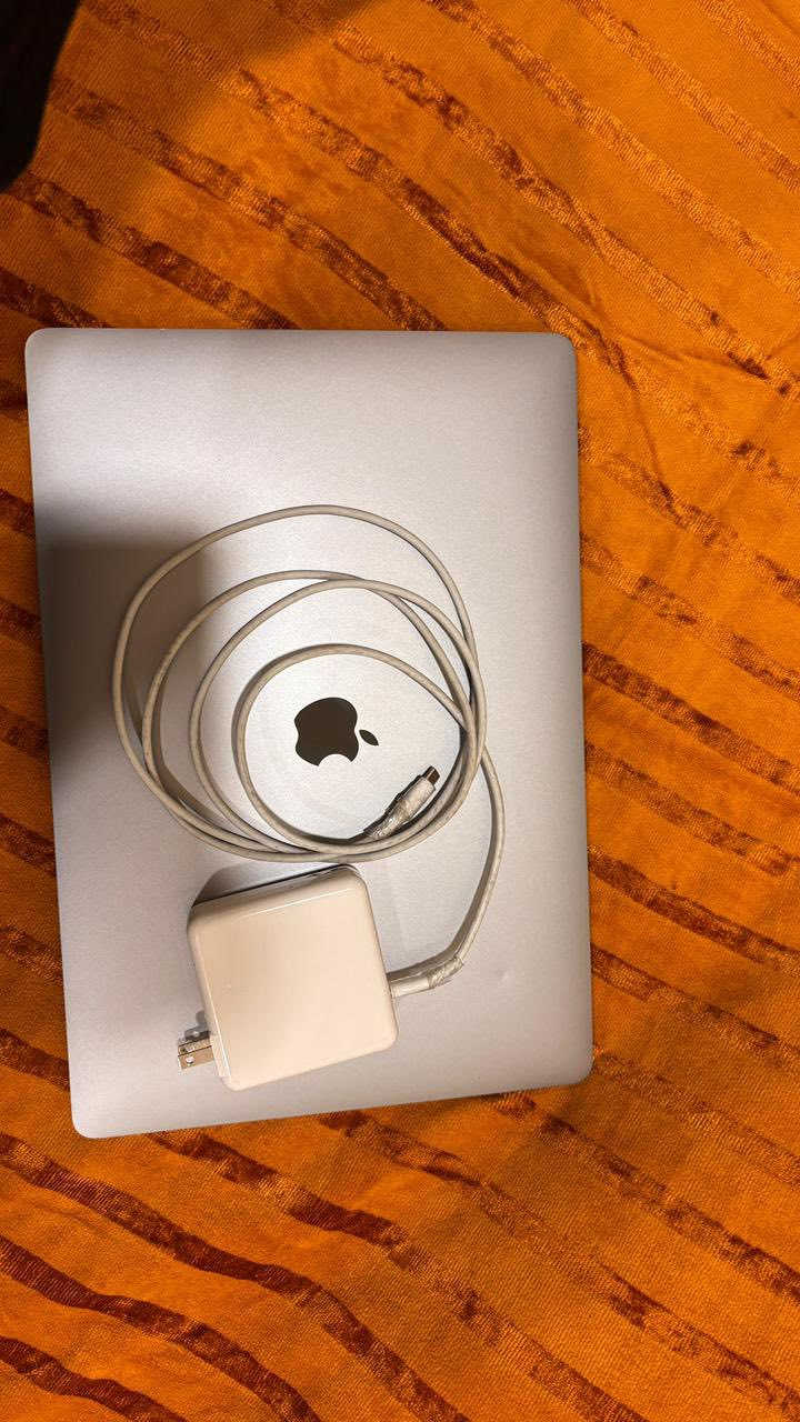ماك بوك ٢٠١٩
لون سلفر (رصاصي) 

i7 
32gram 

1tb 

تشتغل بس معلكة
السعر 500 الف دينار نهائي
***********
واتساب فقط
حي الجامعة
