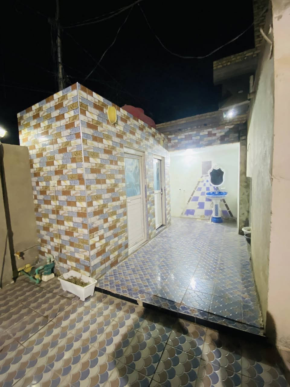 مكلف بلنشر
بيت بحي الزهور طابو صرف مساحه 250 نهايت شارع البريد 
  غرفه عدد2 صاله مدخل صاله مطبخ حمام داخلي وخارجي براني طارمه وحديقه للستفسار الرقم ‏‪0787 330 5820‬‏
