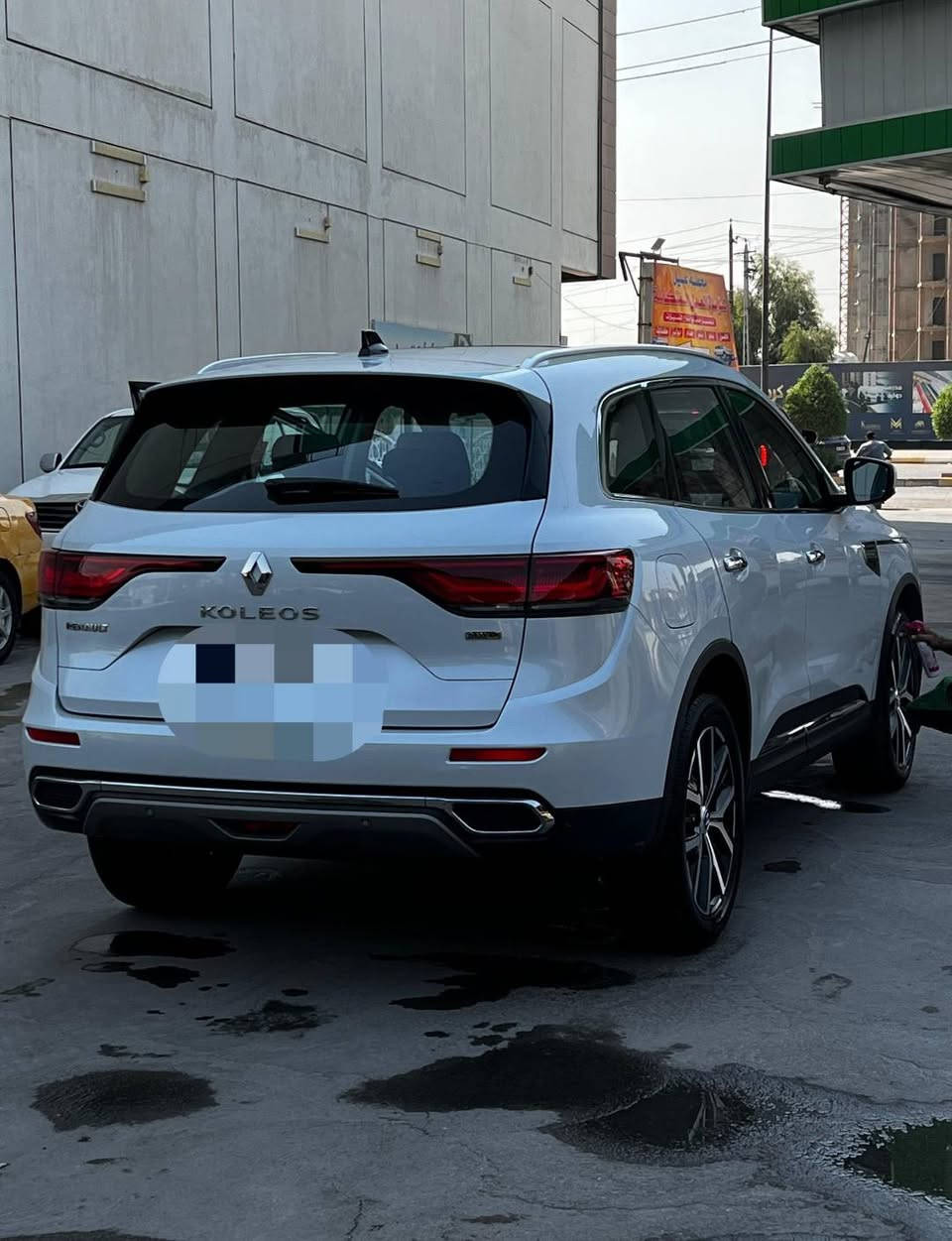 السلام عليكم للبيع رينو كوليوس موديل 2025 (زيرو)
تحويل ثاني يوم حرة غير محجوزه

 ضمان 5 سنوات محرك و كير 

💥مواصفات السيارة 💥

✨ المحرك 4 سلندر  2.5L ياباني

✨ ناقل حركة أوتوماتيك 7 سرعات

✨ دفع رباعي 4WD

🔑 مفتاح التشغيل بصمة مع خاصية التشغيل عن بعد

✨حساسات 360 درجة

✨كامرا خلفية دوارة

✨مصابيح امامية LED زينون   

✨️ مصابيح خلفية LED 

🛞 ويل كب 19

✨️ اشارة في المرايا الجانبية 

✨️ المرايا قابلة للطي تلقائياً

✨ رادار جانبي (نقط عمياء)

✨عدد AIR BAG 8

✨ هاند بريك كهرباء 

✨ مكابح ABS 

✨ شاشه apple car play و android auto و GPS باللغه العربيه

✨ تحكم مقود

✨️منفذ طاقة 

✨ تتسع المقصورة لـ 5 ركاب

✨مقاعد جلد و تدفئه للمقاعد الاماميه

✨ اضاءة led داخل الأبواب 5 الوان

✨ لوحة العدادات متغيره 4 أشكال

✨ تثبيت مقعد الأطفال ISOFIX 

✨  تبريد مناخين للسائق و الراكب مع تبريد خلفي

✨ مقابض ابواب نيكل مع زر بصمه

✨ نظام مانع الانزلاق 

✨حاملات اكواب مبرده

✨ سستم صوت BOSS

✨دمام خلفي

✨صندوق كهرباء

✨فتحة سقف بانوراما

✨اريل نفيگيشن

✨نظام الركن التلقائي autopark

✨المرأة الوسطيه بخاصية تعتيم ذاتي

 

للاستفسار /***********
