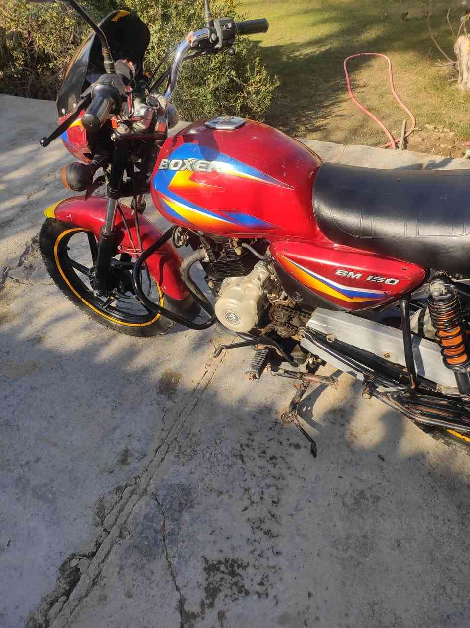 بوكسر مديل 19 البيع  
المكان خان بني سعد 
السعر 700 وبيها مجال 
للرقم ***********
