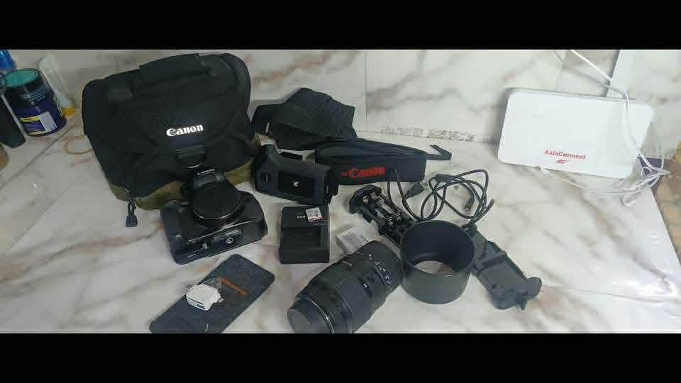 مكلف بالنشر…كامره كانون 700D مع كامل ملحقاته
زوم رياضي✅

جنطه✅

حزام✅

شاحنه بطاريه✅

رام ✅

عدسه رياضي ✅
للبيع او مراوس 

***********
