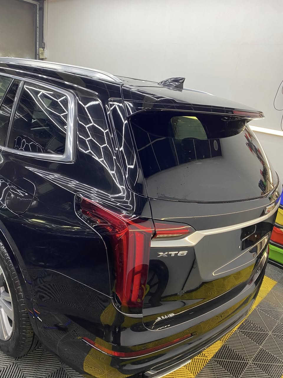 كاديلاك xT6 كتاب شهداء معفي
2023( اعلى فئه ) 6 سلندر فول مواصفات
ماشية 28  الف ميل
رقم صاحب سيارة ***********
وارد امريكي حادث  خلفي جاملق صبخ + جنطة تبديل
فول رادارات تفاعلي  امامي وخلفي وجانبي
شاشه لمس اوتو كار بلي ( وايرلس )
شاشه لمس + ماوس
ستيرن كهرباء + تدفئه
خروج عن المسار
ربط المركبه بنظام wfi تحكم عن بعد
حساسات امامي وخلفي
سستم صوت (  بوس )
شاحن وايرلس
3 قطع تبريد مناخ منفصل
مقعد السائق خزن ميموري
تدفئه وتبريد بالمقاعد الاماميه
تدفئه بالمقاعد الخلفيه
المقاعد الخلفيه منفصل vip
ومقاعد الصف الثالث كهرباء فتح واغلاق
لايت 3 عدسات ترحيب
ترحيب شعار كاديلاك عند اللاقتراب
يدات ابواب نيكل + اناره
صندوق كهرباء ( فتح واغلاق بالحركه )
السياره جاهزة  وكلشي بيها يشتغل بدون اي نقص بغداد شارع فلسطين
السعر 260 وبيها مجال للطيبين
رقم صاحب سيارة ***********
